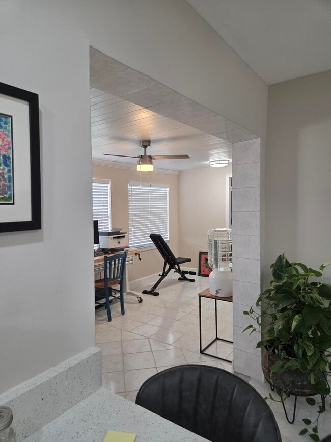 Building Photo - 2802 Crown Ct