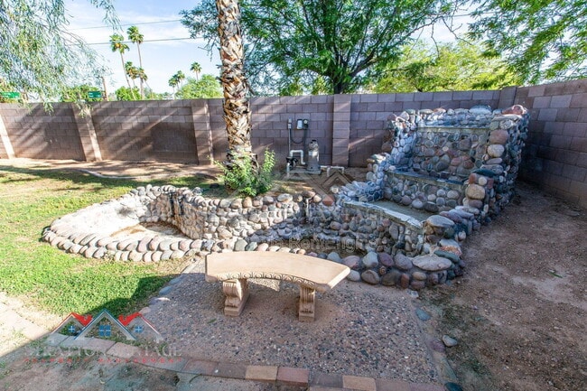 Building Photo - 1891 E Brentrup Dr