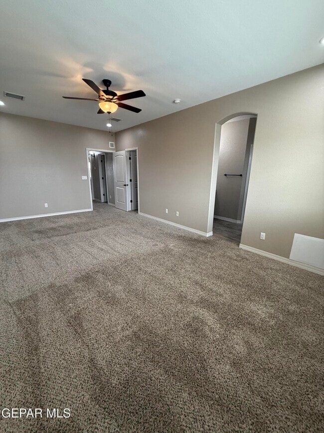 Building Photo - 12551 New Dawn Dr