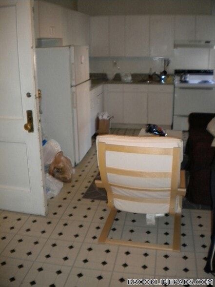 Building Photo - 208 Winthrop Rd