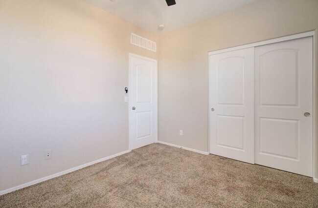 Building Photo - 42098 W Balsa Dr