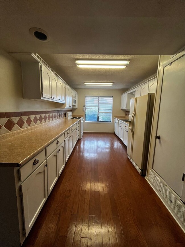 Building Photo - SPACIOUS 4 bedroom 3 bath home in COLLEGE HILLS SOUTH COMING SOON!