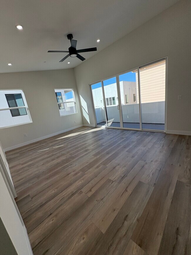 Building Photo - 258 Donax Ave