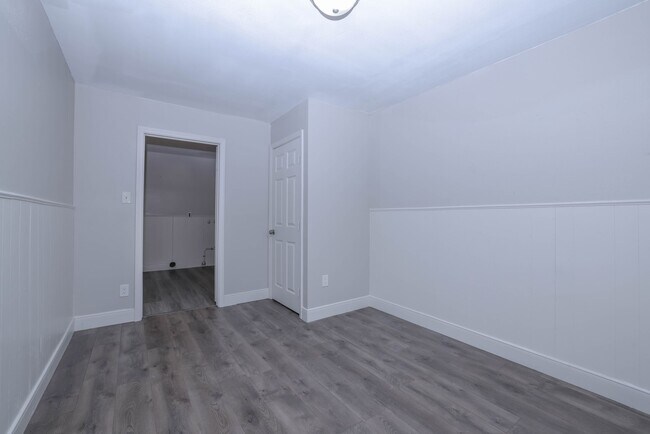 Building Photo - 9834 Denning Dr