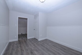 Building Photo - 9834 Denning Dr