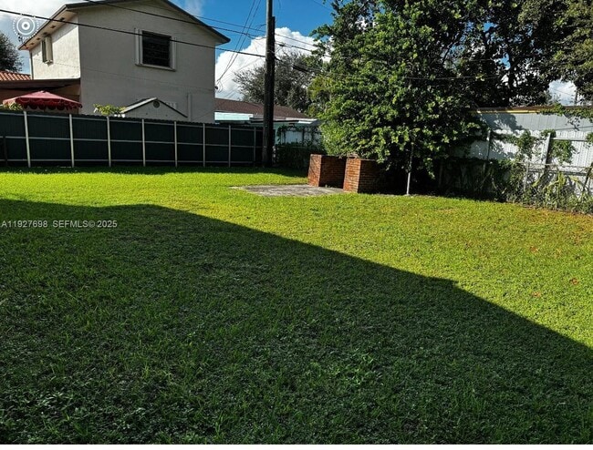 Building Photo - 7071 SW 4th St