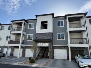 Building Photo - 688 N 380 W