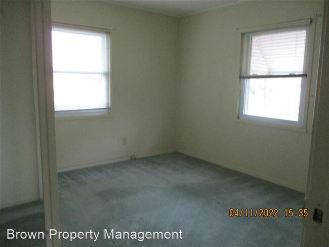 Building Photo - 3907 Memorial Dr