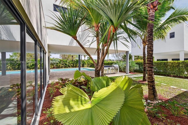 Building Photo - 16709 Botaniko Dr N