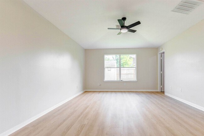 Building Photo - 5318 Cilantro Ln