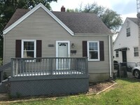 Building Photo - 3 bed / 1 bath, North side single family r...