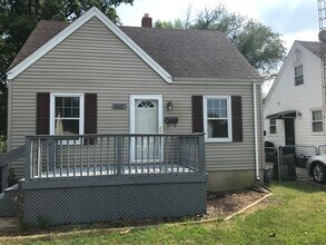 Building Photo - 3 bed / 1 bath, North side single family r...