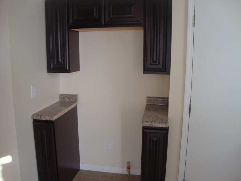 Building Photo - 7535 Republic Ave