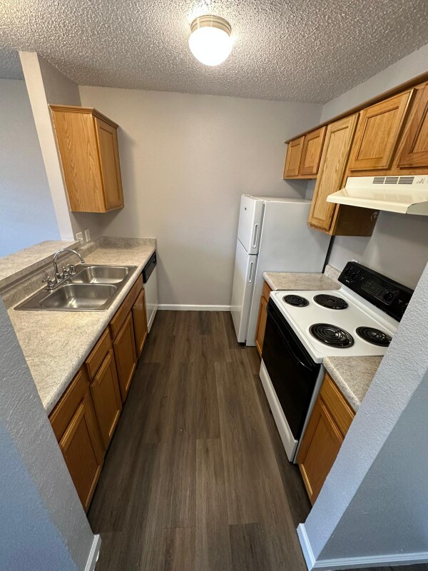Building Photo - 700 Hercules Ln