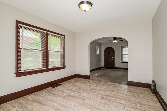 Building Photo - Fantastic 2bd/1ba home! Let yourself in!
