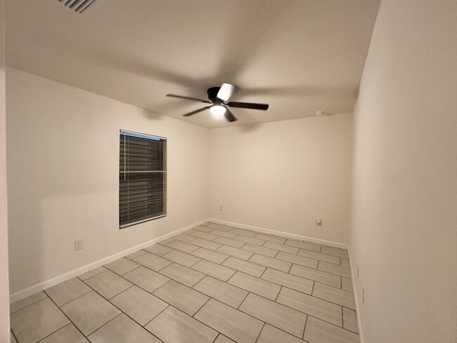 Building Photo - 318 NW 8th Terrace