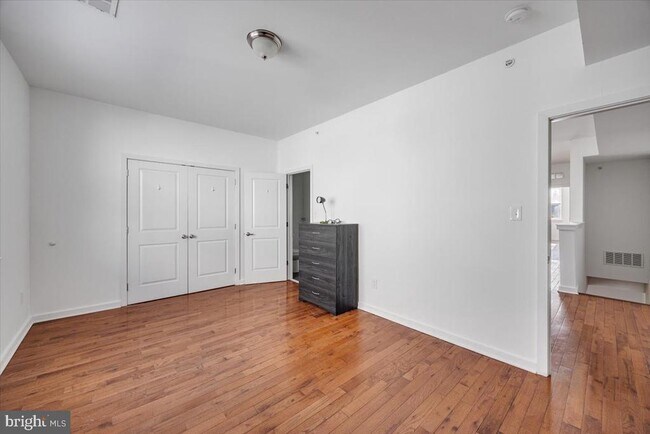 Building Photo - 1322 N 15th St
