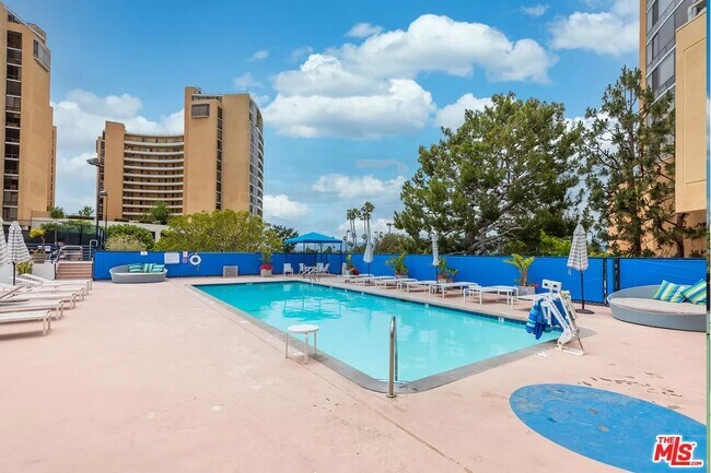 Building Photo - 4335 Marina City Dr