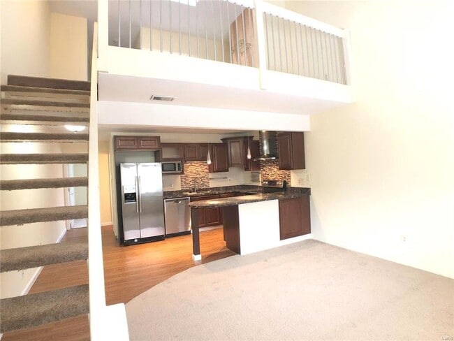 Building Photo - 425 Ponderosa Ave