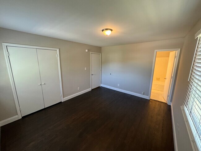 Building Photo - 6614 Hidden Forest Dr