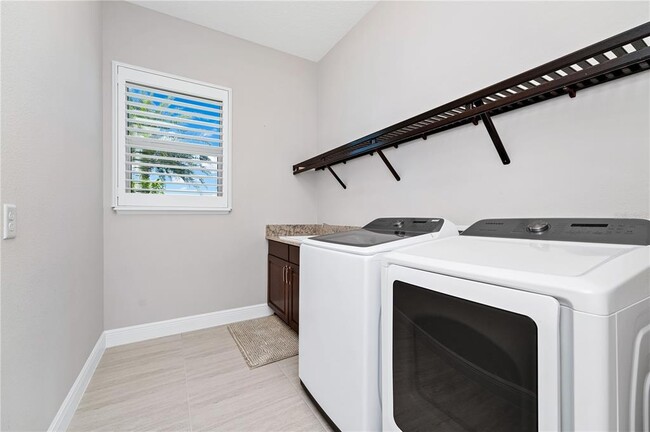 Building Photo - 15469 Shorebird Ln