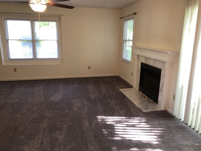 Building Photo - 5 Salt Marsh Quay