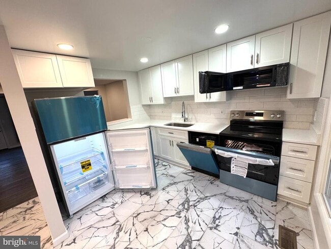 Building Photo - 2903 Montauk Ct