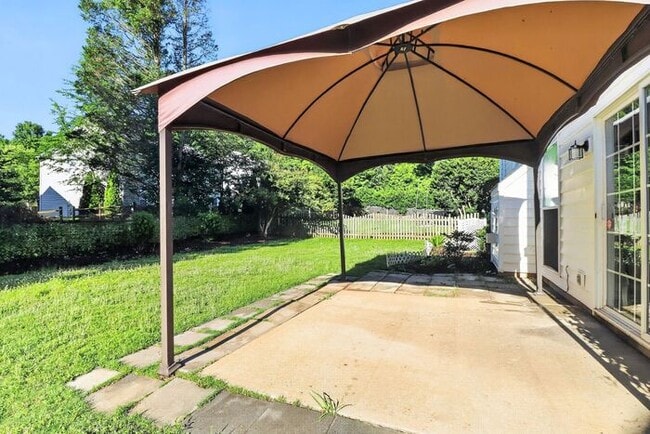 Building Photo - Beautiful 3BD/2.5BA Home in the Edinburgh Community of Ballantyne!
