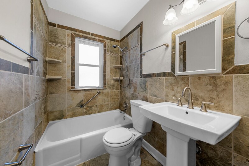 Building Photo - 2329 Brown Rd