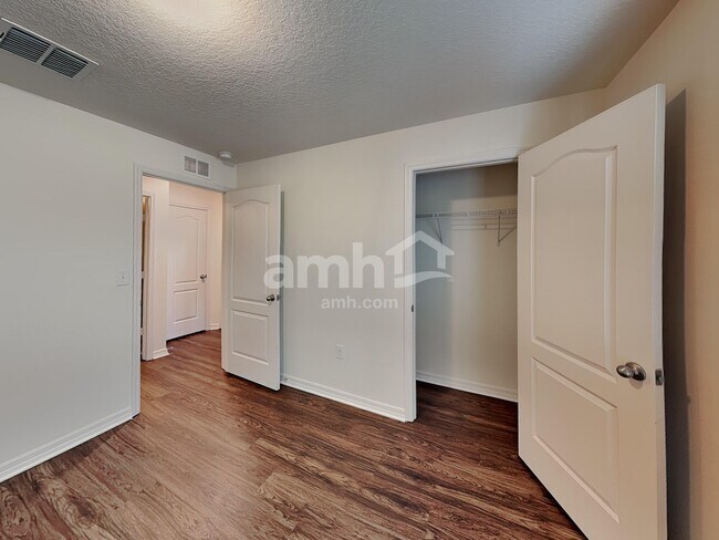 Building Photo - 816 Chatham Walk Dr