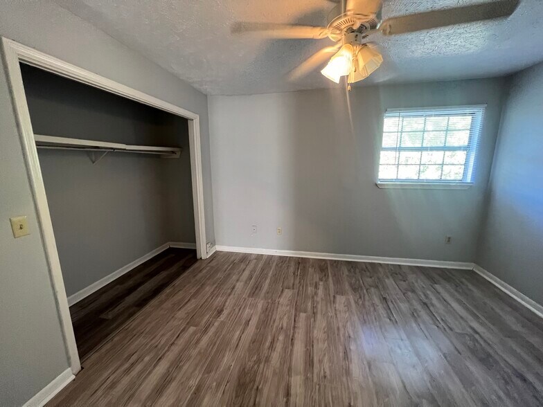 Building Photo - 6259 Woodrun Pl