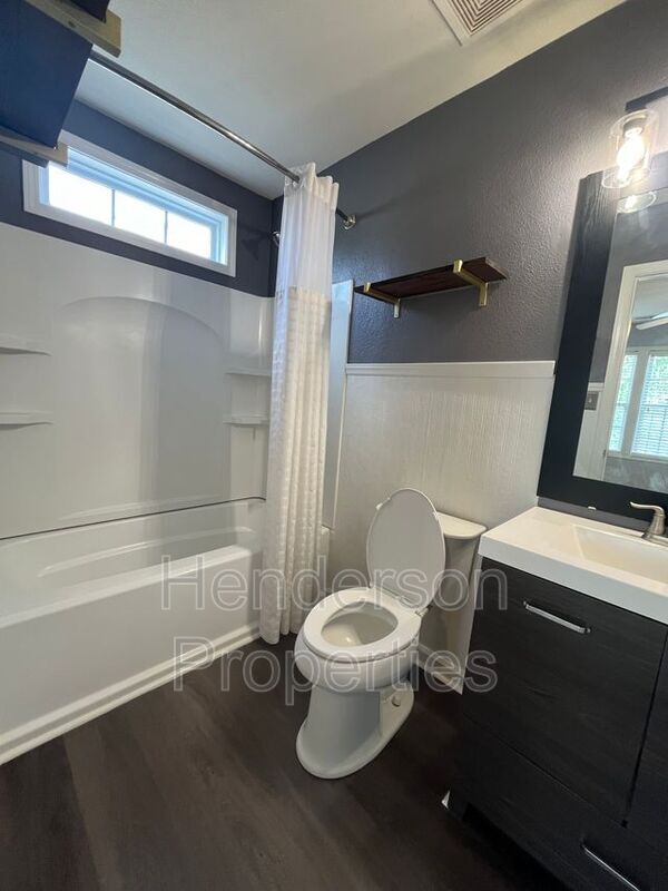 Building Photo - 606 Tribune Dr