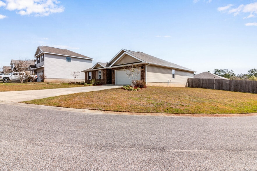 Front Exterior - 4615 Plover Dr