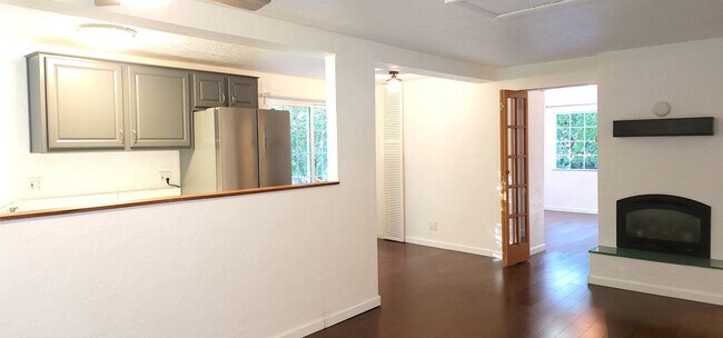 Building Photo - 42-KE642 N Bass Ct