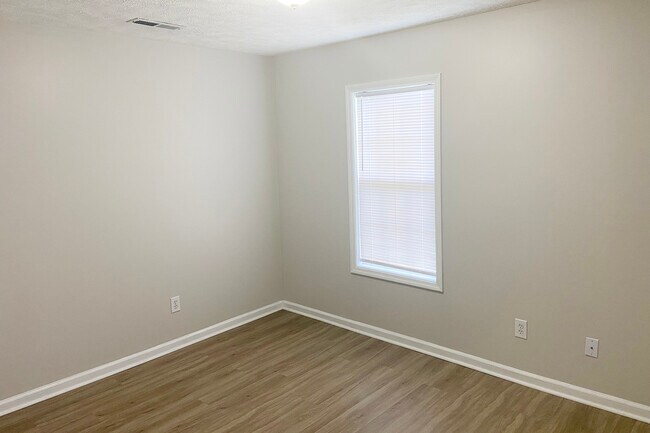 Building Photo - 2721 Ashby Dr