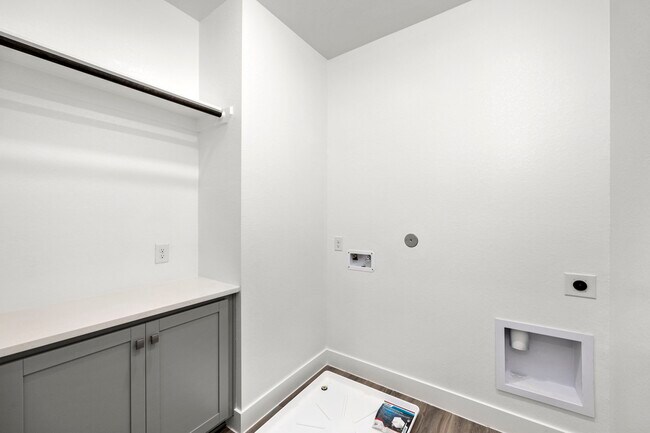 Building Photo - 7818 Starfish Arbor Dr