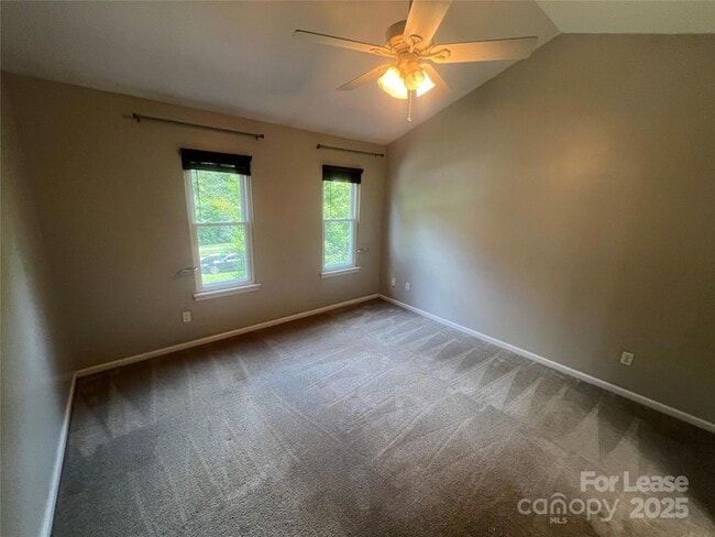 Building Photo - 4440 Hounds Run Dr