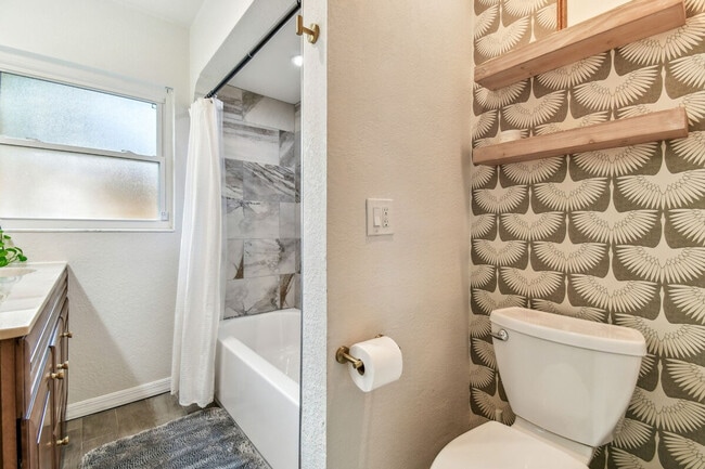 Building Photo - 1107 W Braddock St