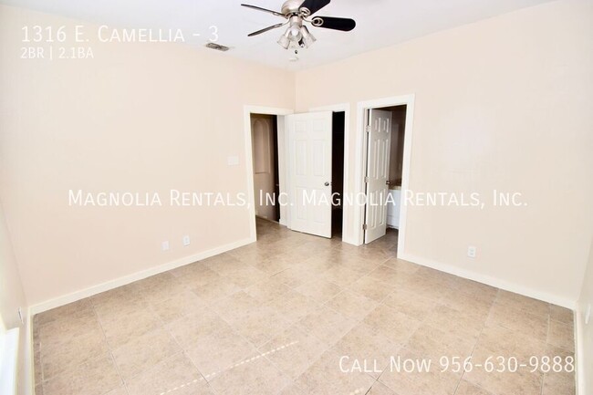 Building Photo - McAllen Townhouse For Rent - Water Included