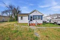 Building Photo - 402 Heffelfinger St