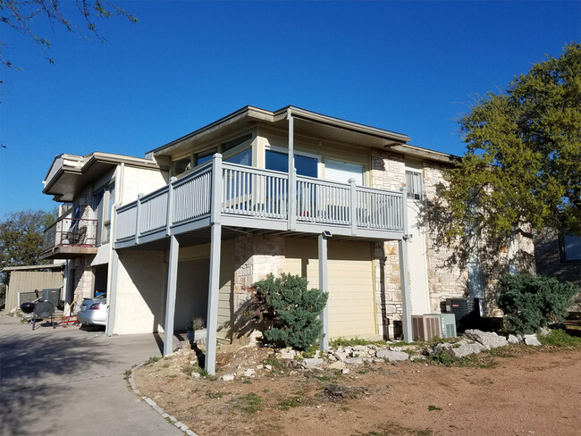 Building Photo - 1008 Clayton Nolen Dr