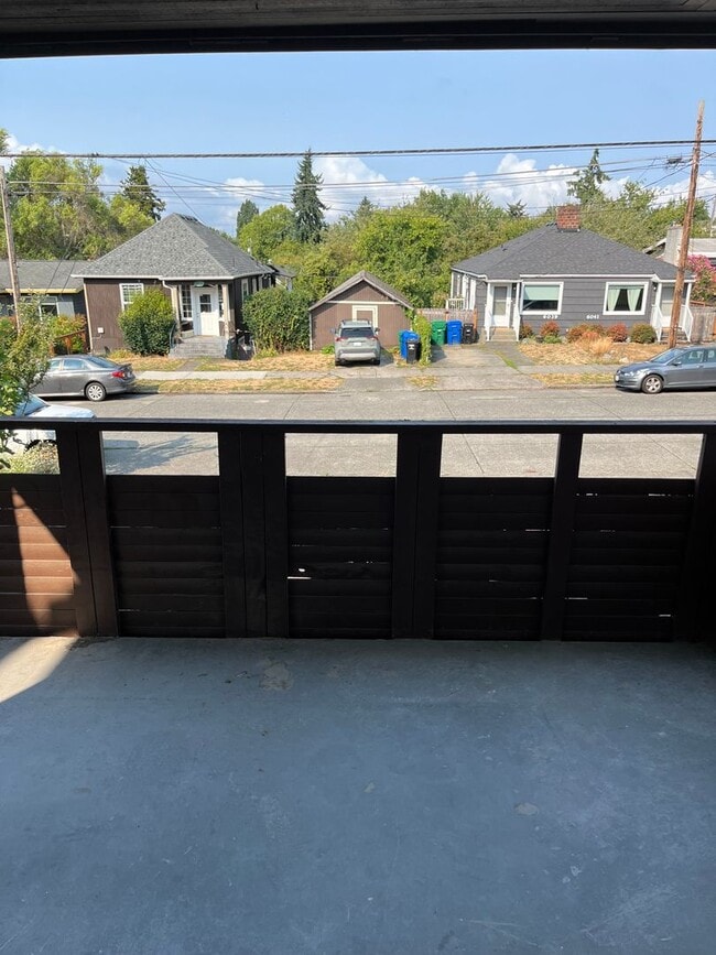 Building Photo - W55-56