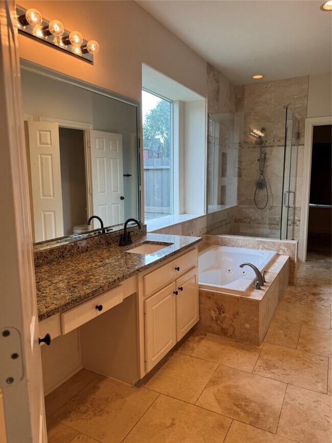 Building Photo - 8230 Falling Water Ct