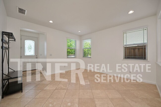 Building Photo - 2469 Kinsella Way