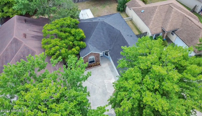 Building Photo - 3839 Union Pacific Dr W