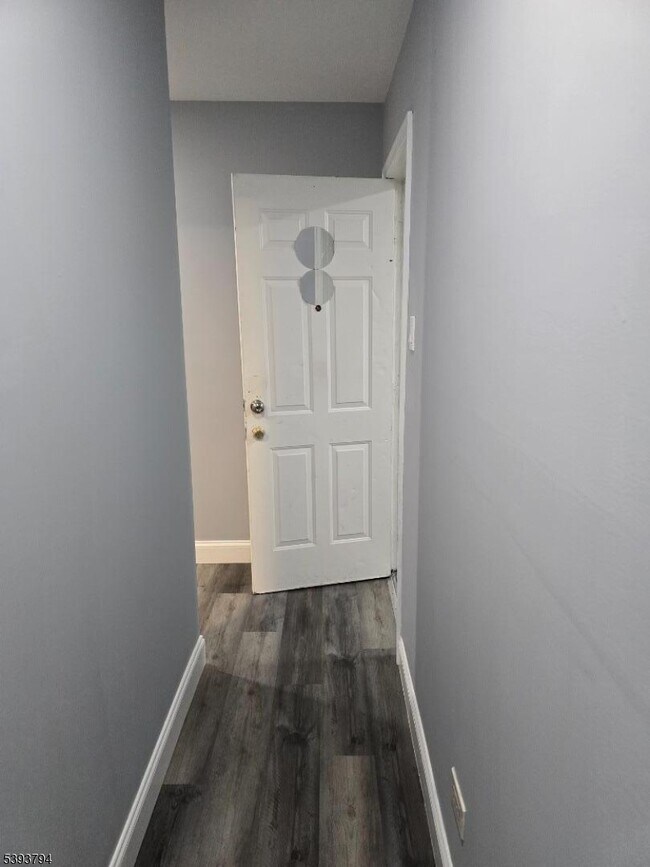 Building Photo - 140 Wakeman Ave