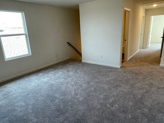 Building Photo - Welcome Home to Monticello Park!