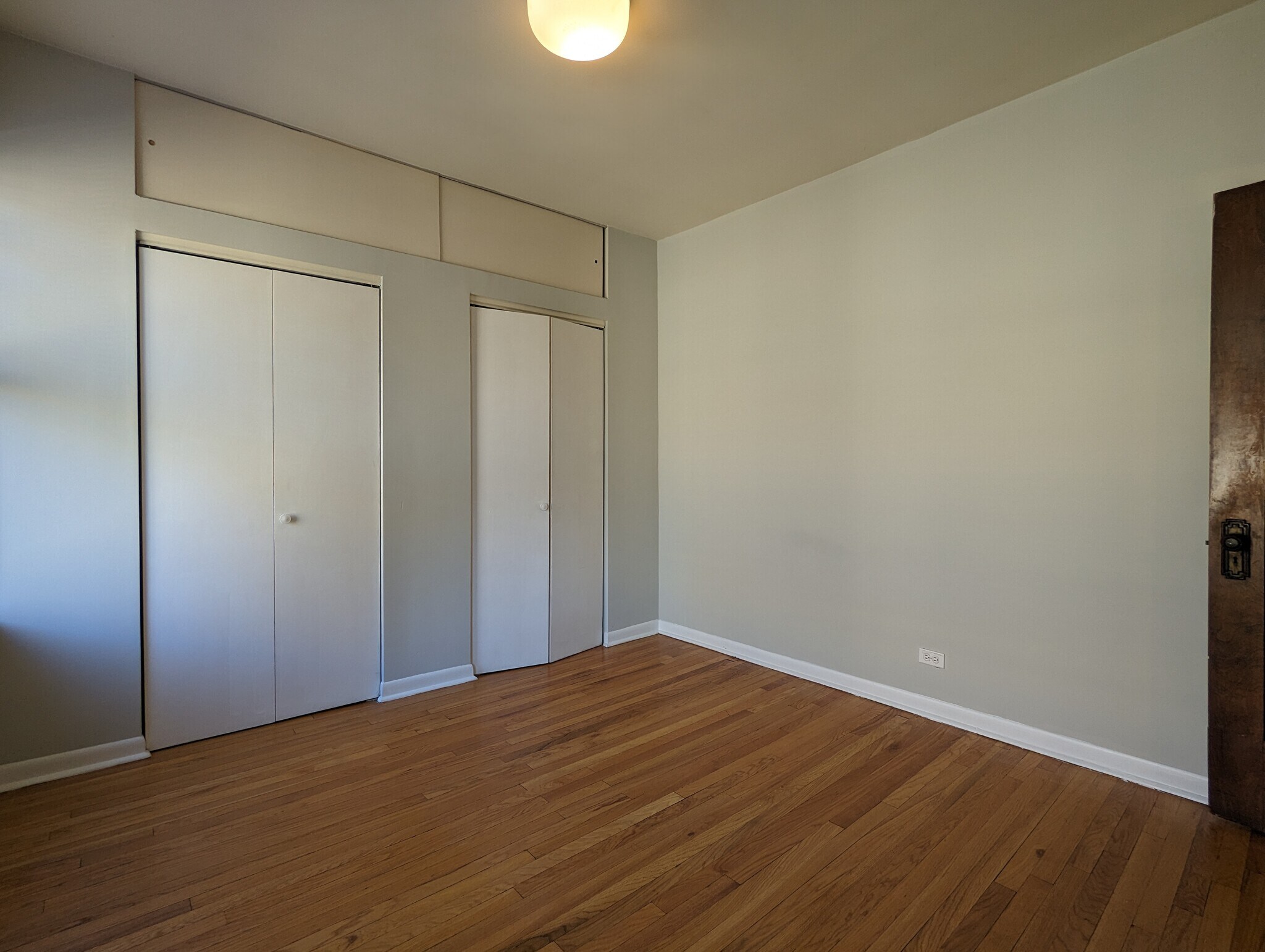 Building Photo - 4237 N Paulina St