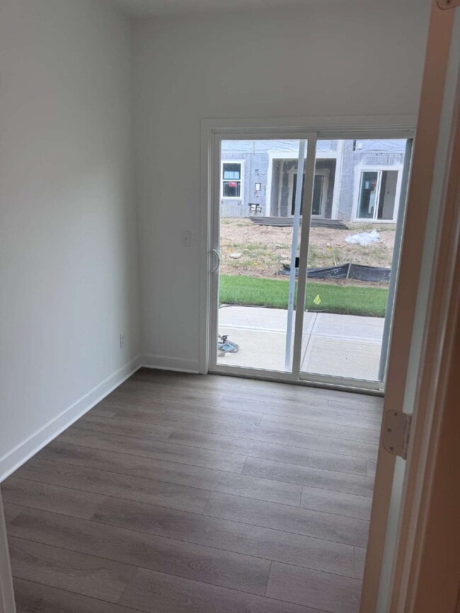 Building Photo - "Chic & Spacious 3-Bed Condo with Granite Elegance in Fishers!"