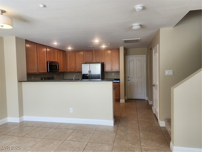 Building Photo - 2084 Waterlily View St